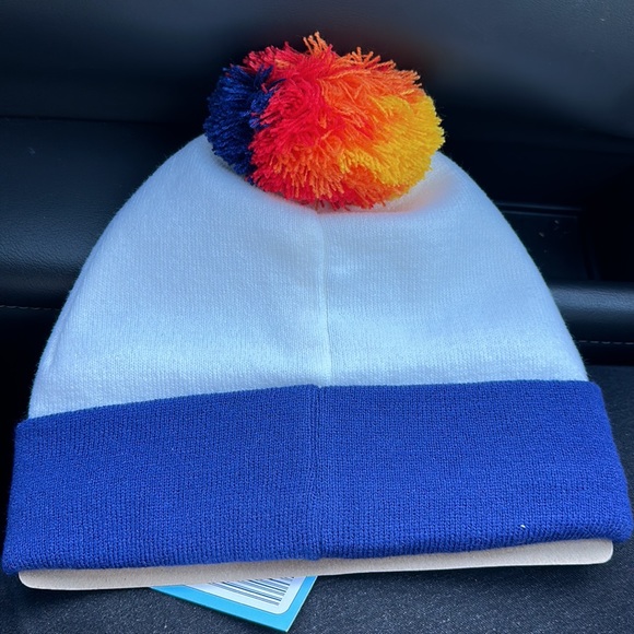 Aldi Gear Pom Pom Beanie - Picture 2 of 2